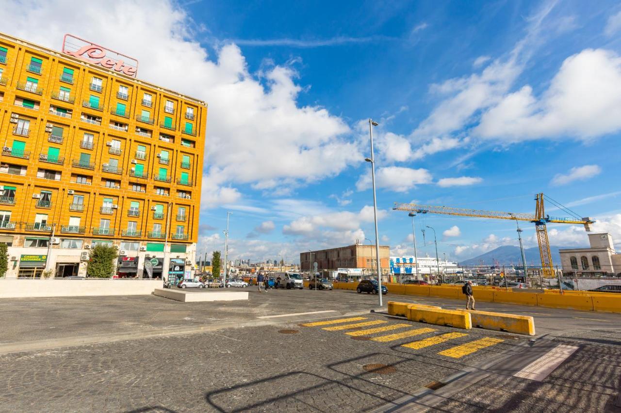 Piazza Municipio Apartments By Wonderful Italy Наполи Екстериор снимка