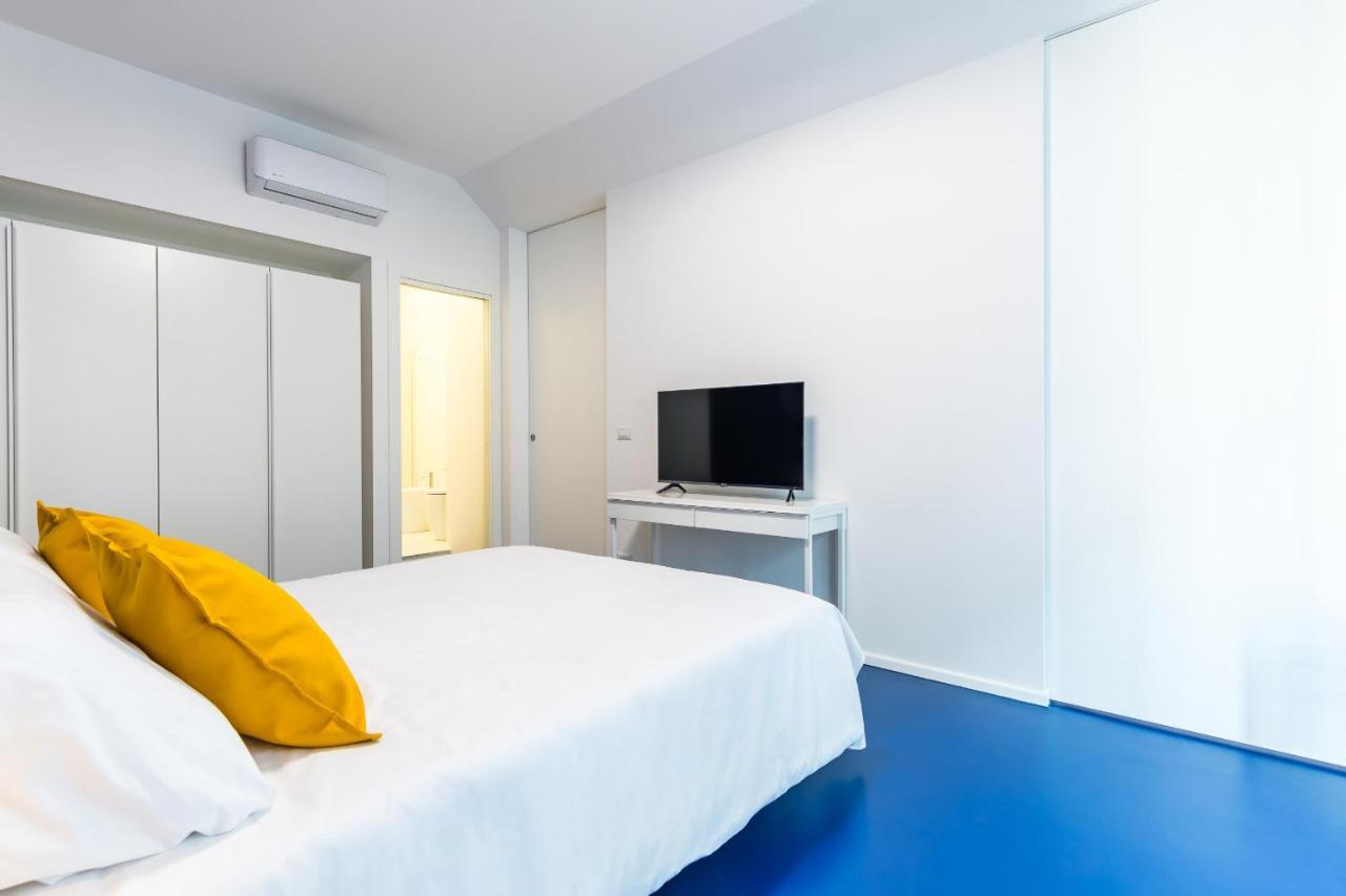 Piazza Municipio Apartments By Wonderful Italy Наполи Екстериор снимка