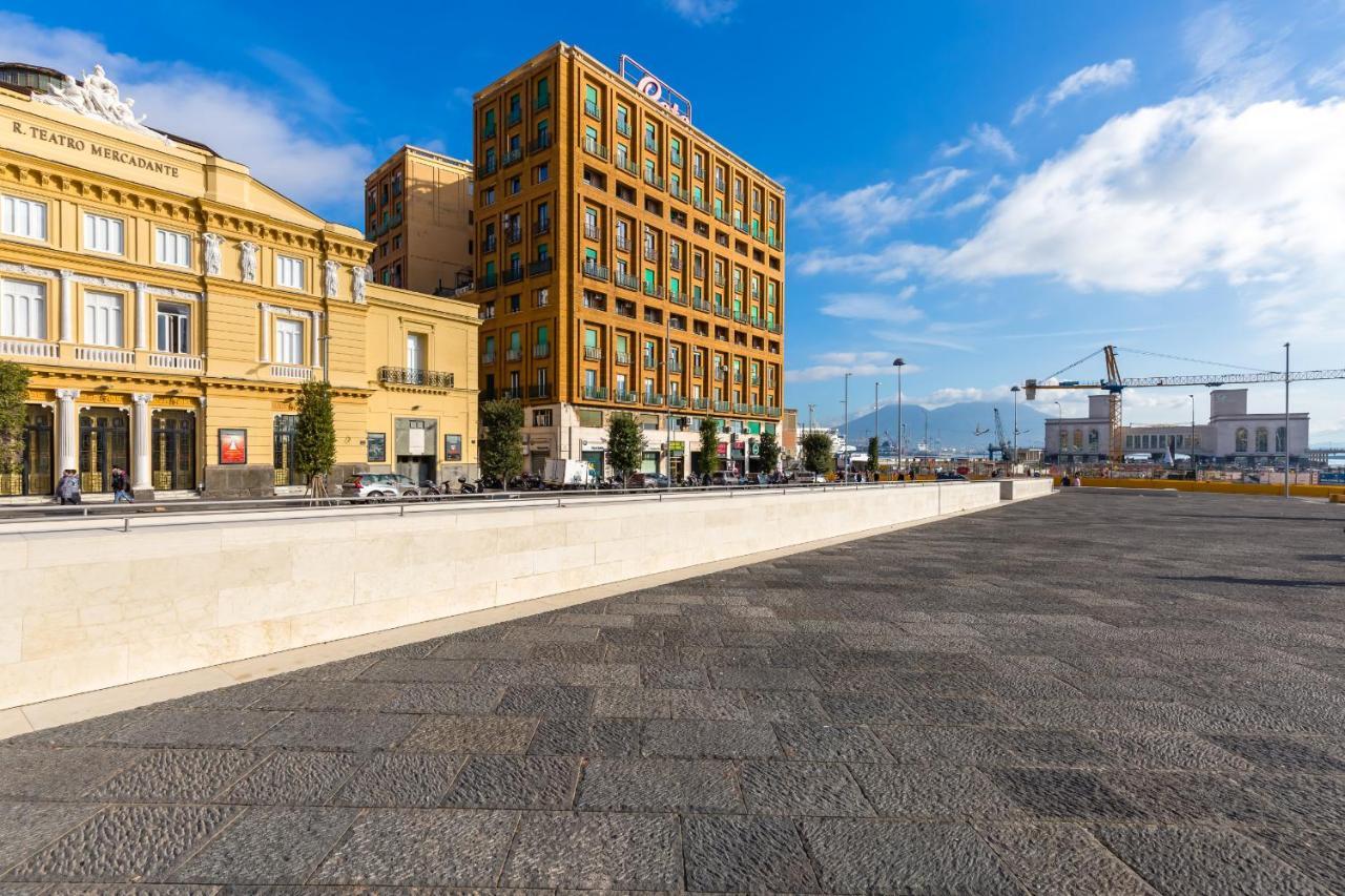 Piazza Municipio Apartments By Wonderful Italy Наполи Екстериор снимка