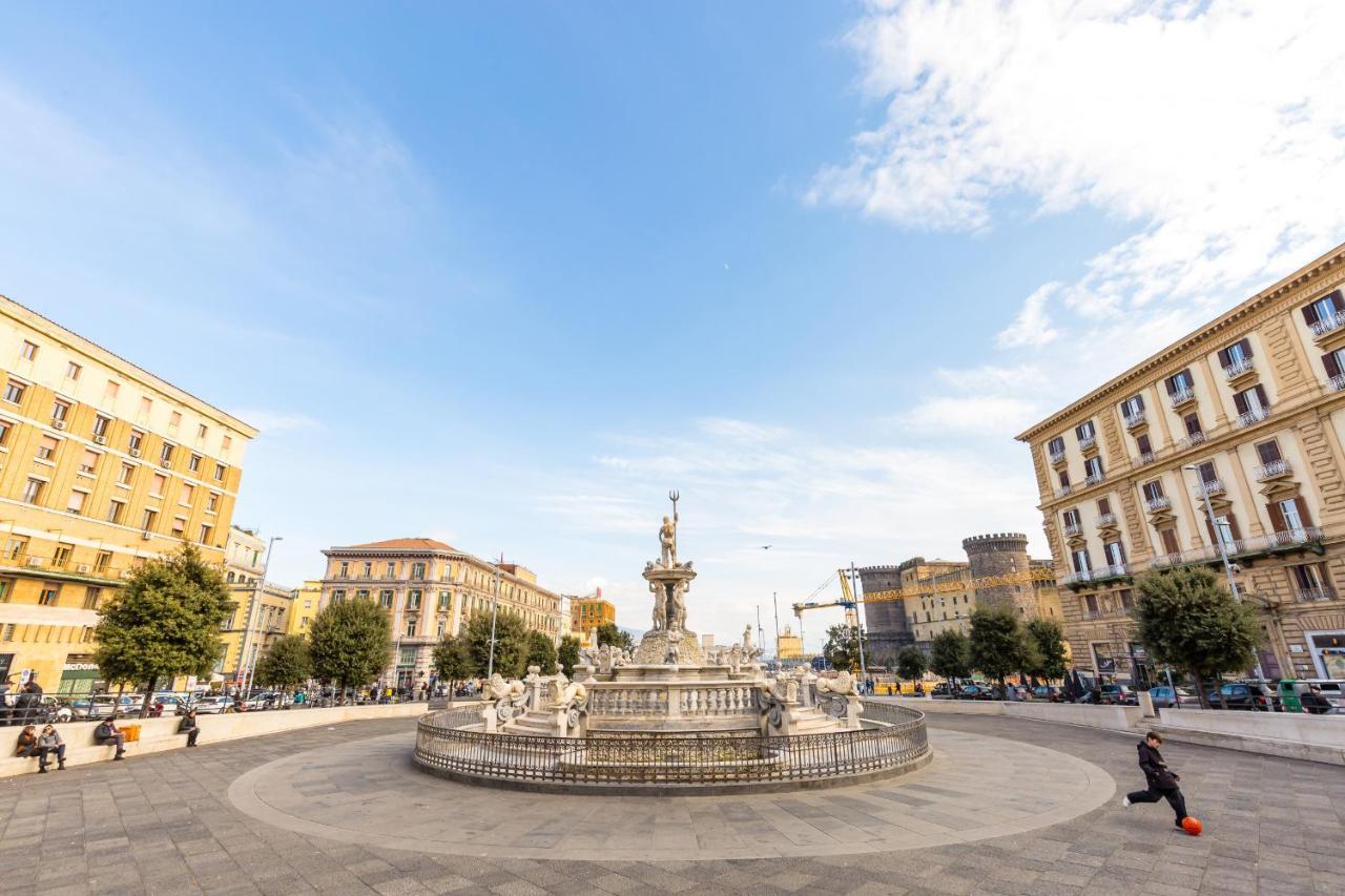 Piazza Municipio Apartments By Wonderful Italy Наполи Екстериор снимка