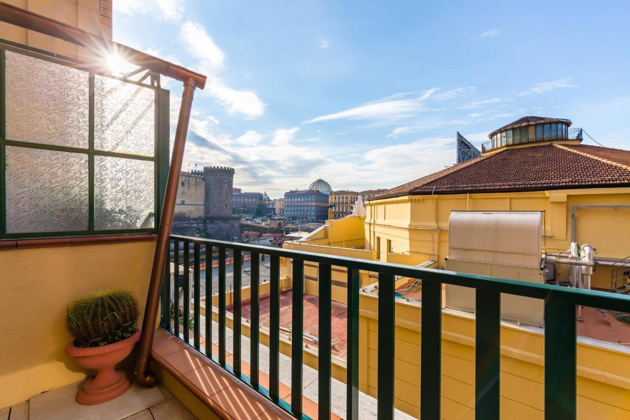 Piazza Municipio Apartments By Wonderful Italy Наполи Екстериор снимка