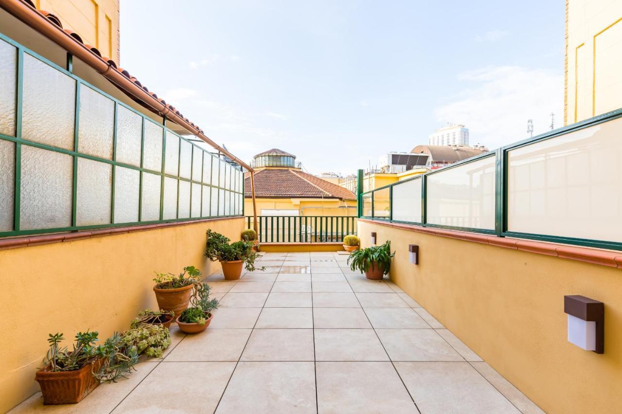 Piazza Municipio Apartments By Wonderful Italy Наполи Екстериор снимка